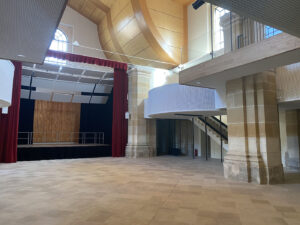 Scene gradins piere salle fetes vic sur seille moselle